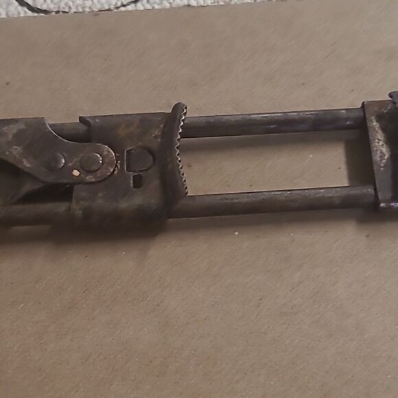 Vintage Metal Jar /Bottle Opener - Picture 3 of 8